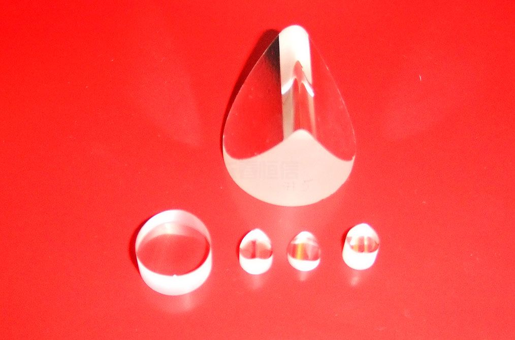 Powell cylindrical lens